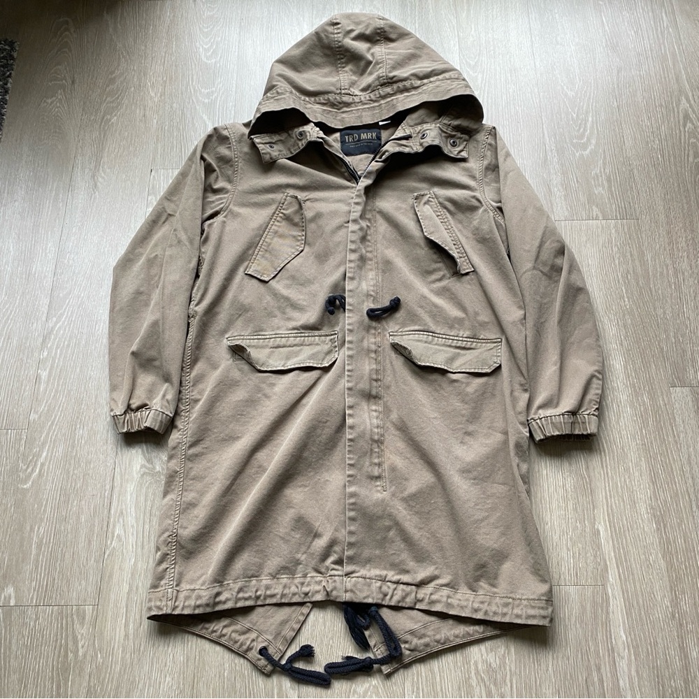 Khakis parka with large hood